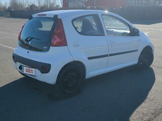 2010 Peugeot 107 I Рестайлинг, белый, 525000 рублей, вид 5