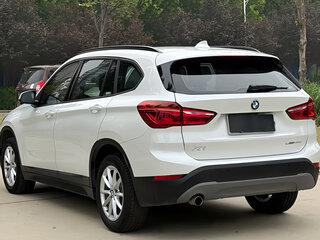 2018 BMW X1 18i sDrive II (F48), белый, 1780000 рублей, вид 5