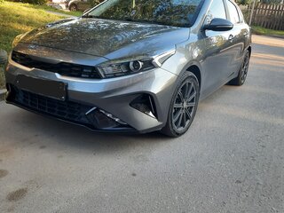2022 Kia Cerato IV Рестайлинг, серый, 2150000 рублей, вид 3