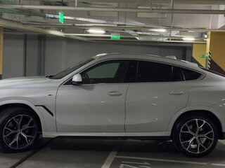 2022 BMW X6 40i III (G06), белый, 8800000 рублей, вид 5