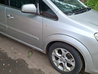 2010 Opel Zafira B Рестайлинг, серый, 750000 рублей, вид 3