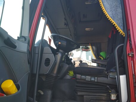 2008 Mercedes-Benz Actros, красный, 8000000 рублей, вид 5