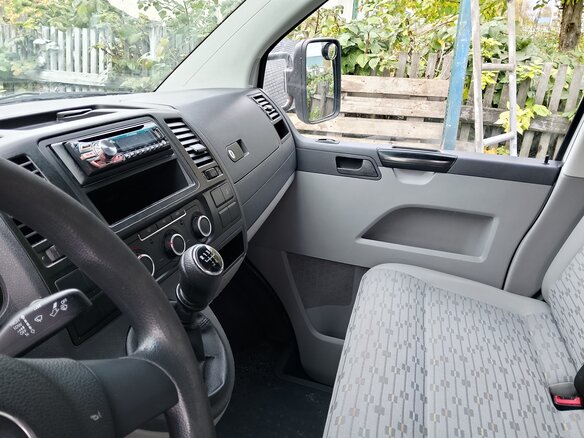 2011 Volkswagen Transporter, белый, 1100000 рублей - вид 11