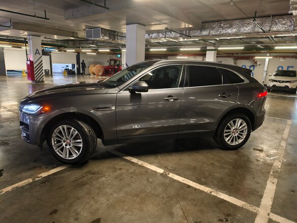 2018 Jaguar F-Pace I, серый, 2550000 рублей