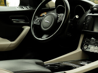 2016 Jaguar F-Pace I, белый, 1750000 рублей, вид 4