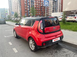 2017 Kia Soul II Рестайлинг, красный, 1300000 рублей, вид 4