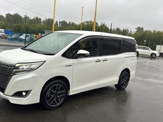 2017 Toyota Esquire I Рестайлинг, белый, 1750000 рублей, вид 1