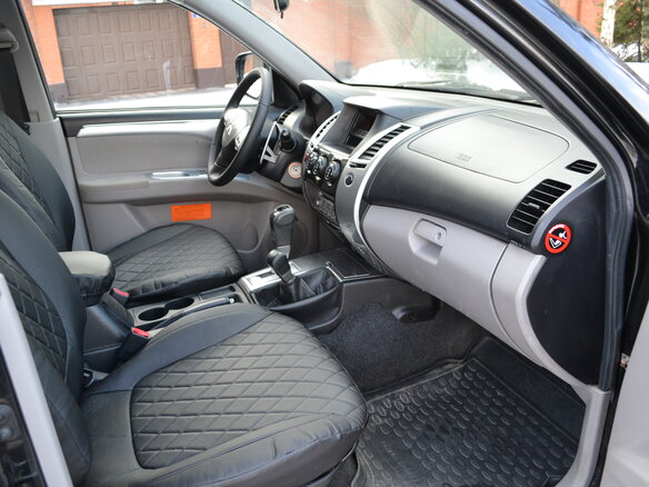2010 Mitsubishi Pajero Sport II, чёрный - вид 10