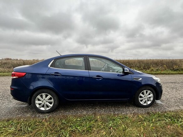 2015 Kia Rio III Рестайлинг, синий, 950000 рублей - вид 4