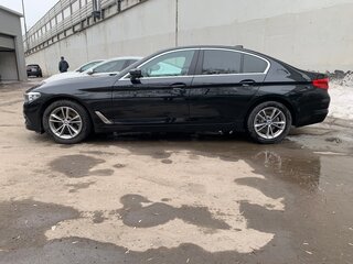 2019 BMW 5 серии 520d xDrive VII (G30/G31/G38), чёрный, 5000000 рублей, вид 4