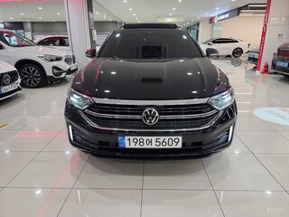 2022 Volkswagen Jetta VII Рестайлинг, чёрный, 1780000 рублей, вид 2