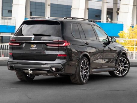 2025 BMW X7 40d I (G07) Рестайлинг, чёрный, 16220000 рублей, вид 4