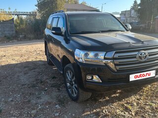 2016 Toyota Land Cruiser 200 Series Рестайлинг 2, чёрный, 4900000 рублей, вид 3