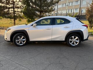 2020 Lexus UX 250h I, белый, 3380000 рублей, вид 4