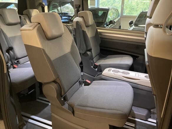 2022 Volkswagen Multivan T7, синий, 3900000 рублей - вид 13