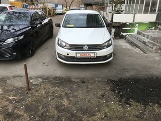 2017 Volkswagen Polo V Рестайлинг, жёлтый, 800000 рублей, вид 2
