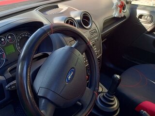 2007 Ford Fiesta Mk5, красный, 350000 рублей, вид 4