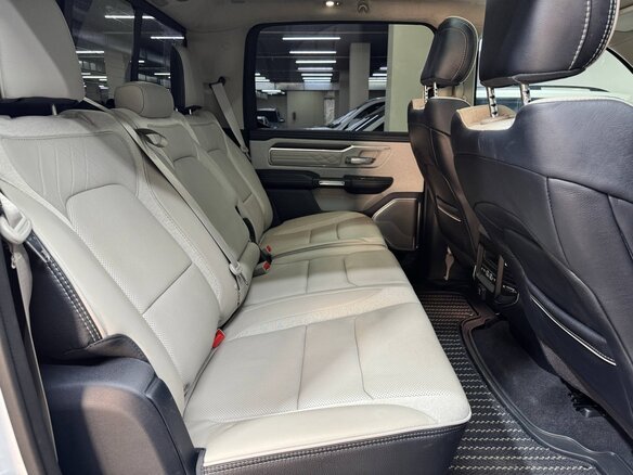 2023 Ram 1500 Crew Cab eTorque V, белый, 9990000 рублей - вид 36