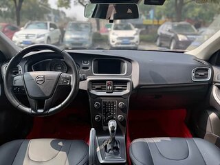 2017 Volvo V40 II Рестайлинг, синий, 1300000 рублей, вид 4