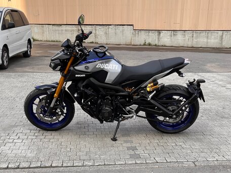 2020 Yamaha MT-09 (FZ-09), серебристый, 900000 рублей, вид 2