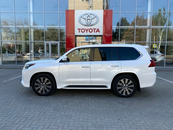 2021 Lexus LX 570 III Рестайлинг 2, белый, 8450000 рублей - вид 7