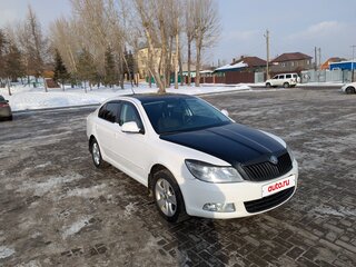 2010 Skoda Octavia Czech market II (A5) Рестайлинг, белый, 1050000 рублей, вид 1