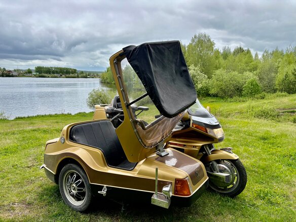 1991 Honda GL 1500 Gold Wing, золотистый - вид 2