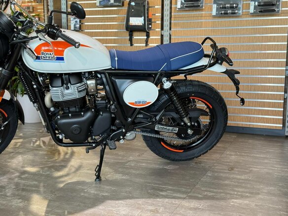 2026 Royal Enfield Bear 650, белый, 728000 рублей - вид 5