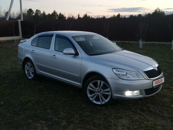 2013 Skoda Octavia II (A5) Рестайлинг, серебристый - вид 3