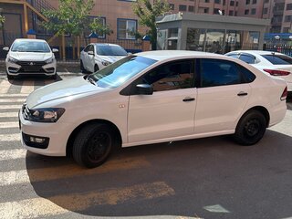 2019 Volkswagen Polo V Рестайлинг, белый, 1150000 рублей, вид 4