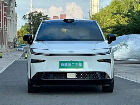 2025 Toyota bZ3X 58.3 kWh, белый, 2670000 рублей, вид 2