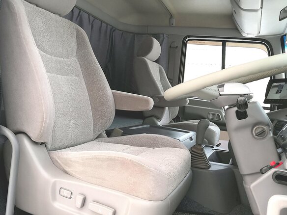 1995 Hino Profia, белый, 6300000 рублей - вид 25