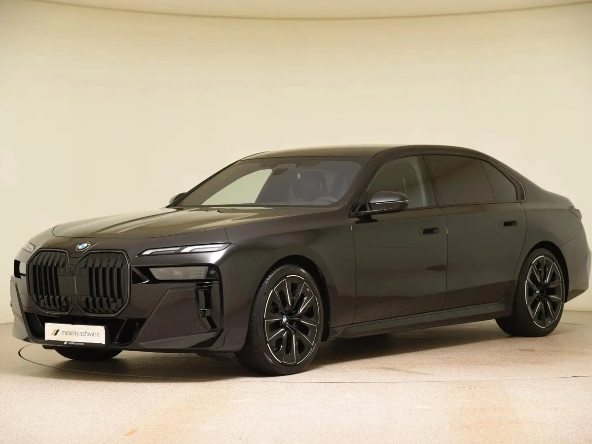 Открыть фотографии: BMW 7 серии VII (G70)