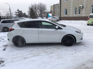 2018 Toyota Auris II Рестайлинг, белый, 1700000 рублей, вид 2