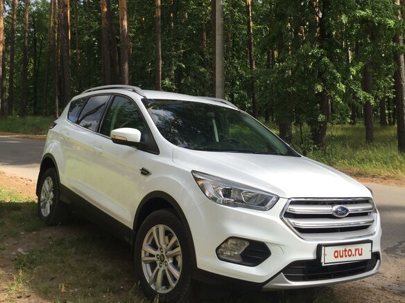 2018 Ford Kuga II Рестайлинг, белый, 3190000 рублей