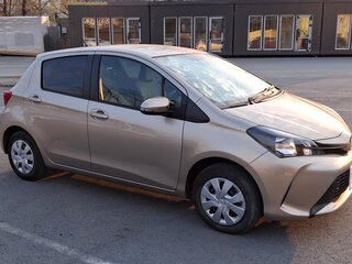 2016 Toyota Vitz III (XP130) Рестайлинг, коричневый, 720000 рублей, вид 4
