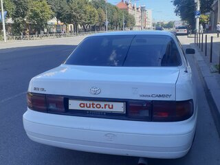 1992 Toyota Camry III (XV10), белый, 420000 рублей, вид 4