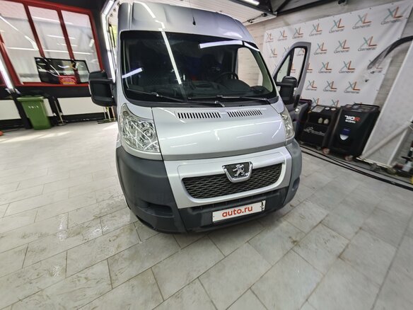 2014 Peugeot Boxer, серебристый, 2100000 рублей