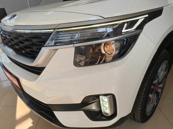 2020 Kia Seltos I, белый - вид 16