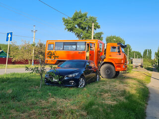 2014 Mazda 3 III (BM), синий, 1150000 рублей, вид 2