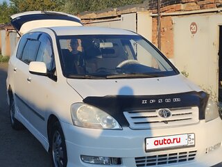 2002 Toyota Avensis Verso I, белый, 829990 рублей, вид 1