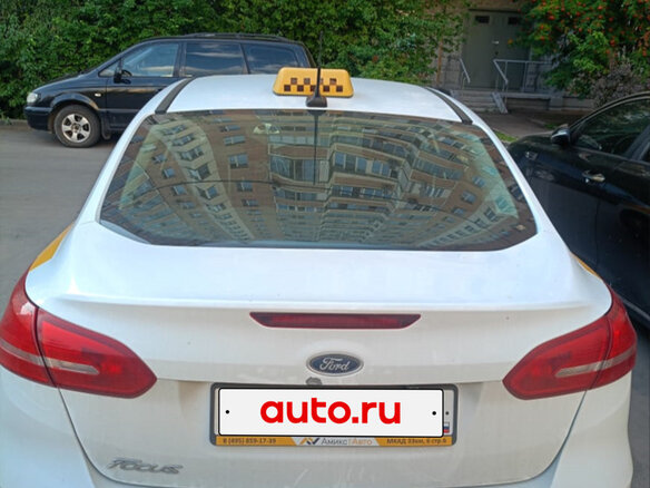 2017 Ford Focus III Рестайлинг, белый, 1080000 рублей - вид 2