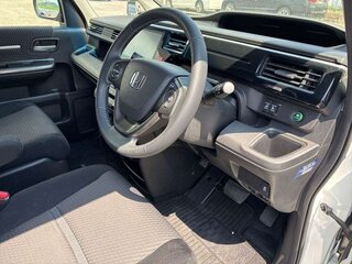 2017 Honda Stepwgn Spada V, белый, 1380000 рублей, вид 5