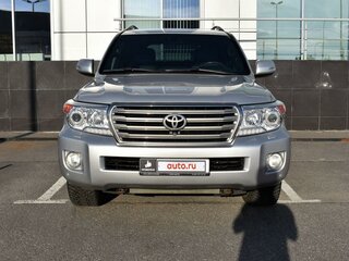 2013 Toyota Land Cruiser 200 Series Рестайлинг 1, серебристый, 4200000 рублей, вид 2