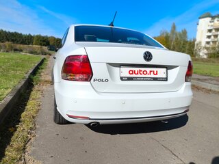2018 Volkswagen Polo V Рестайлинг, белый, 980000 рублей, вид 3