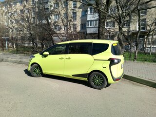 2018 Toyota Sienta II Рестайлинг, жёлтый, 1380000 рублей, вид 4