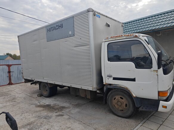 1995 Nissan Atlas, белый, 750000 рублей - вид 1