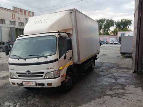 2010 Hino Series 300 (Dutro), белый, 1750000 рублей, вид 3
