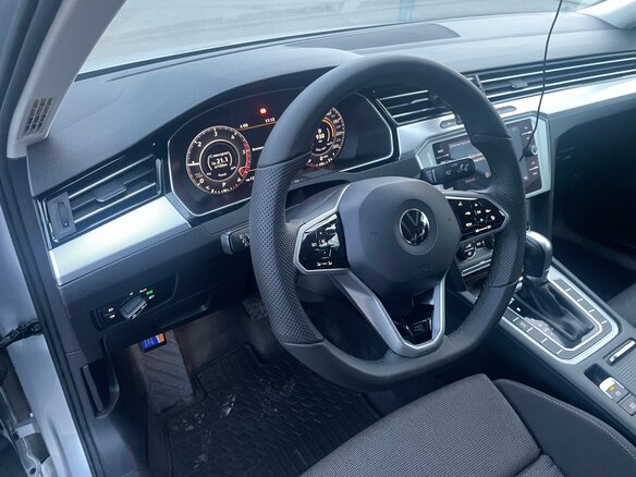 2018 Volkswagen Passat DSG7 B8, серебристый, 2150000 рублей - вид 4