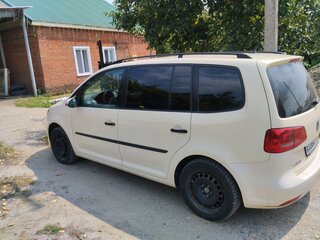 2012 Volkswagen Touran I Рестайлинг 2, бежевый, 1250000 рублей, вид 3